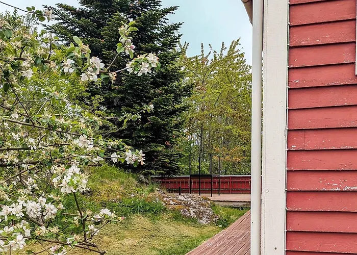 8 Person In Isfjorden-by Traum